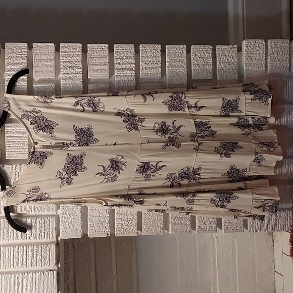 Altar'd State Sleeveless Blouse - Picture 2 of 8